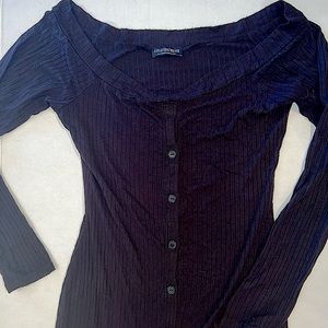 Black button down dress with split in the front 🖤🖤